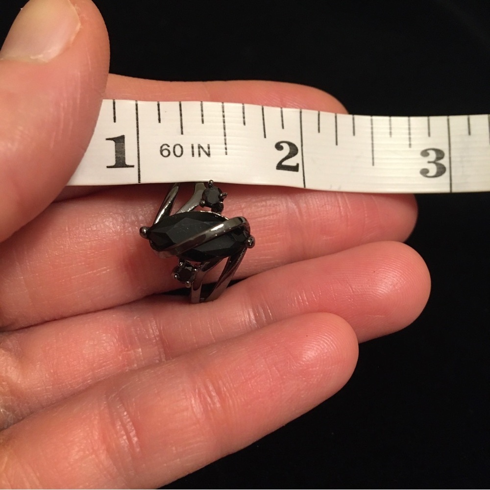 Gunmetal Silver and Black Faux Gemstone Ring - Picture 8 of 9